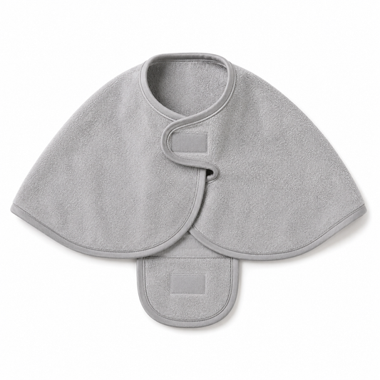 Cape de bain gris perle pour chien avec fermeture réglable 75x55 cm